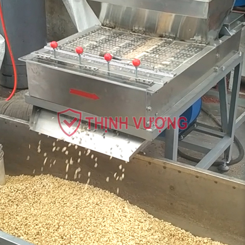 Máy bóc vỏ lụa đậu phộng rang 400 kg/ giờ